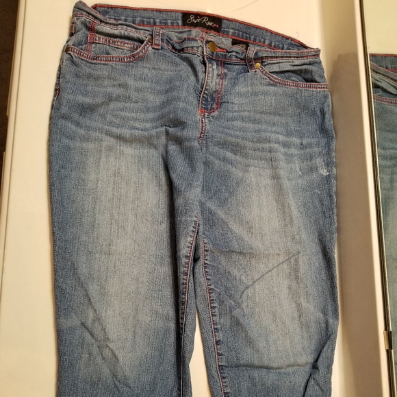 Capri Jeans - Picture 6 of 8
